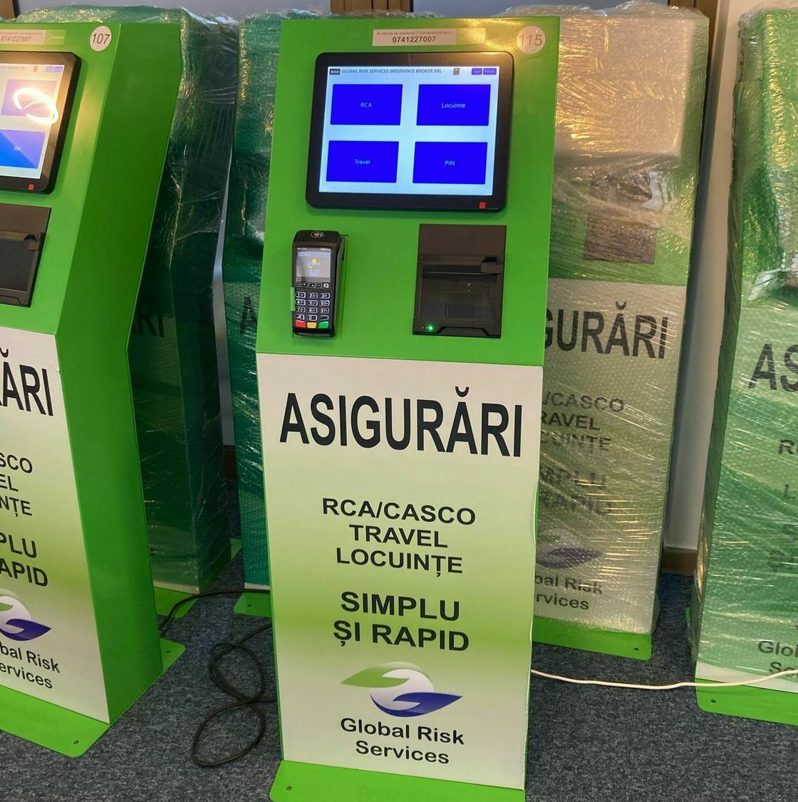 Inscripționare și personalizare aparate digitale în autocolant - Design avansat Inscripționare, personalizare și imbracare în autocolant a unor aparate moderne digitale, design avansat și aplicare profesională.
