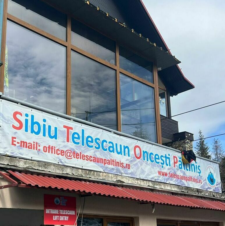 Producție publicitară și semnalistică Păltiniș Servicii complete de producție publicitară și semnalistică pentru stațiunea Păltiniș, inclusiv bannere publicitare și panouri de orientare, pentru o promovare eficientă a atracțiilor turistice locale.