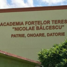 Litere volumetrice realizate de MEDIA IMPACT pentru Armata României Montaj litere volumetrice pentru Armata României, Academia de Forțe, profesionalism și cea mai bună calitate