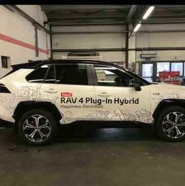 Inscripționare auto dealer auto Sibiu Inscripționare auto perfect executată pentru marele dealer auto din Sibiu